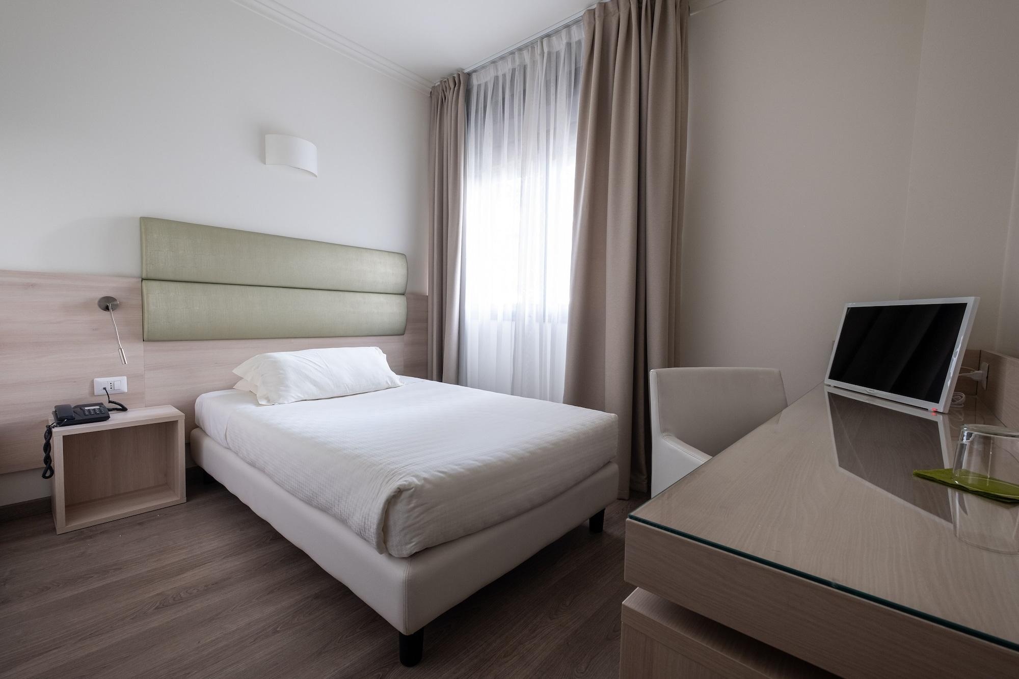 Hotel La Torretta Боллате Экстерьер фото