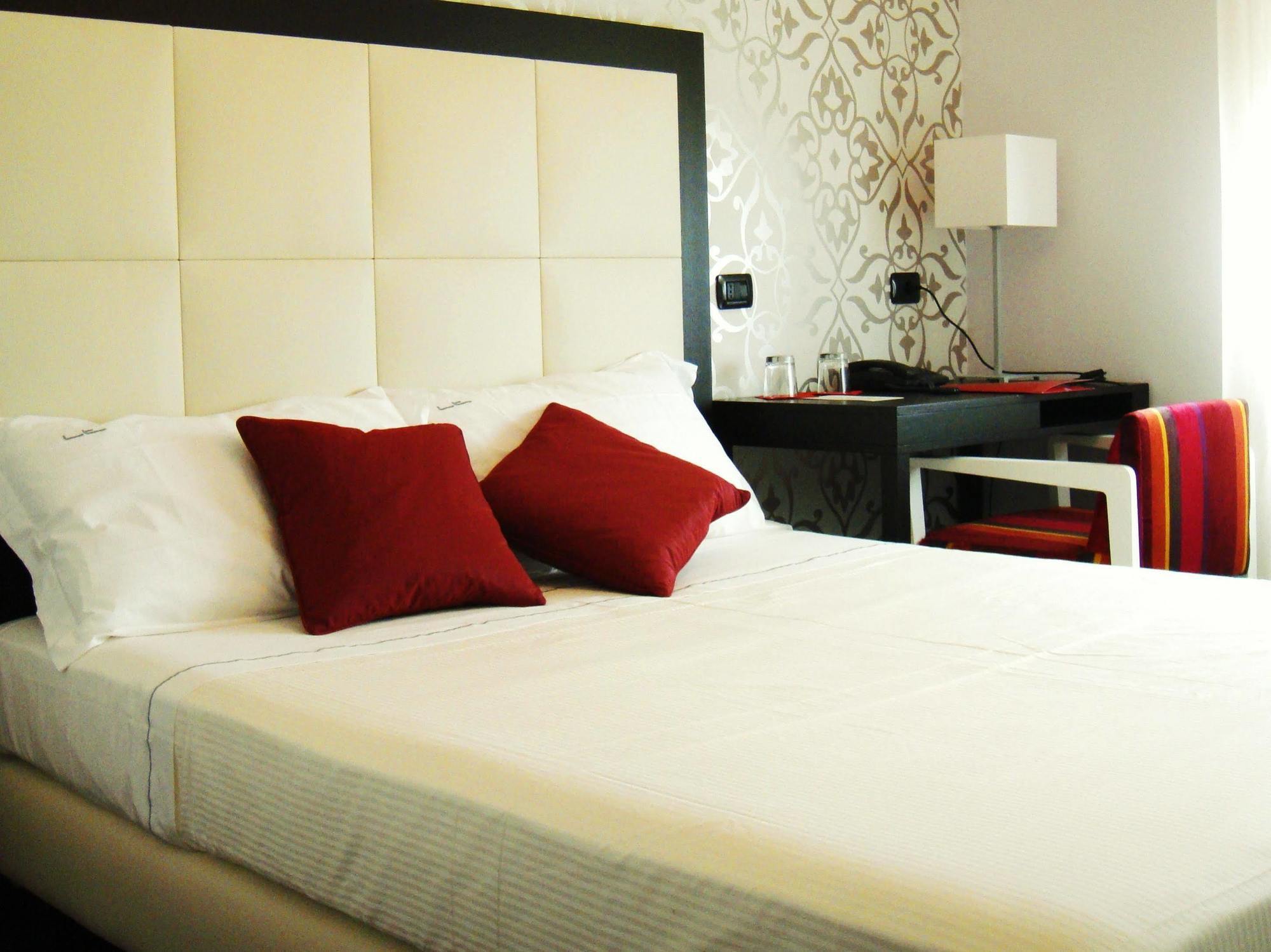 Hotel La Torretta Боллате Экстерьер фото