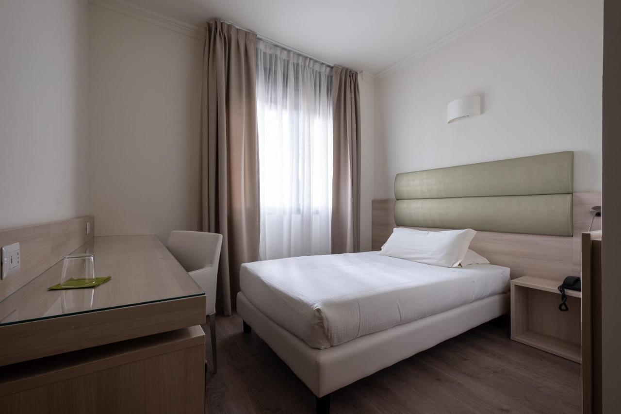 Hotel La Torretta Боллате Экстерьер фото